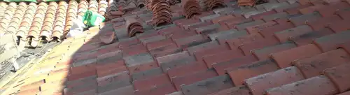 Réparer une fuite de toit